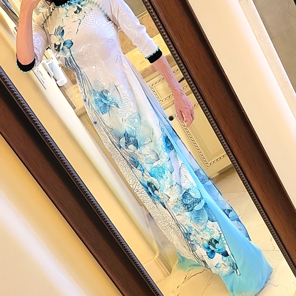 Gorgeous Vietnamese áo dài - Long Tunic Over Pants,  XS - Picture 4 of 16